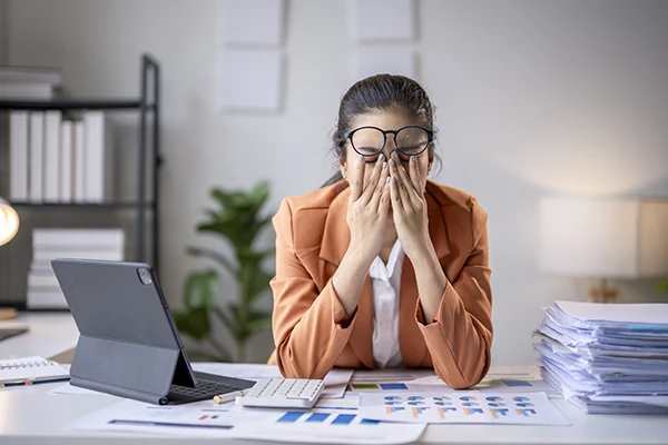 worker noticing error in compliance field eagle